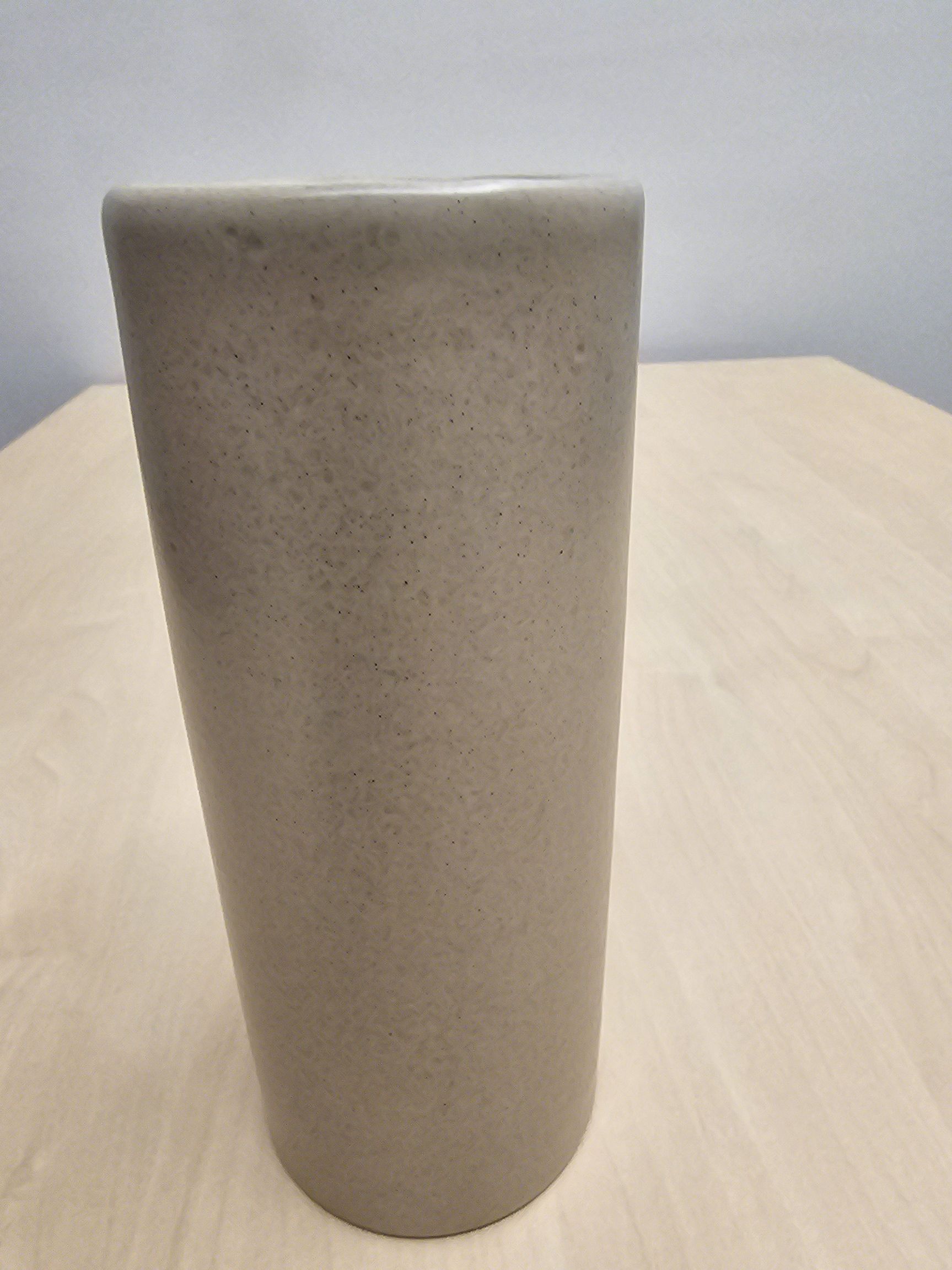 Vase med blomst